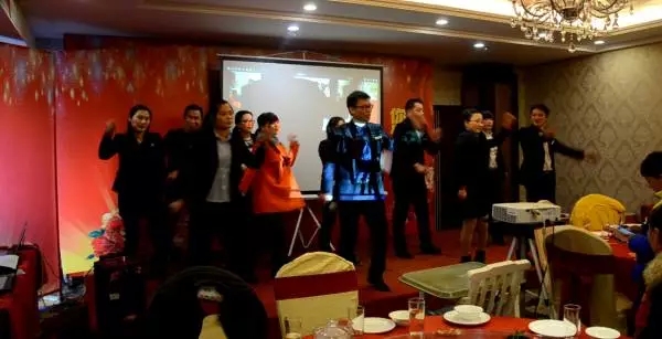 揮灑青春，以樂為主，群魔共舞之抓錢舞